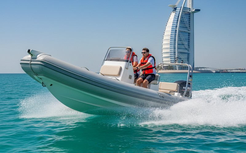 Speed boat tour Dubai — fast RIB for 1–2 hour Dubai highlights tour, up to 8 guests
